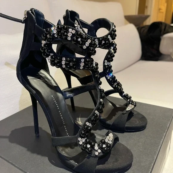 Giuseppe Zanotti - Picture 3 of 12